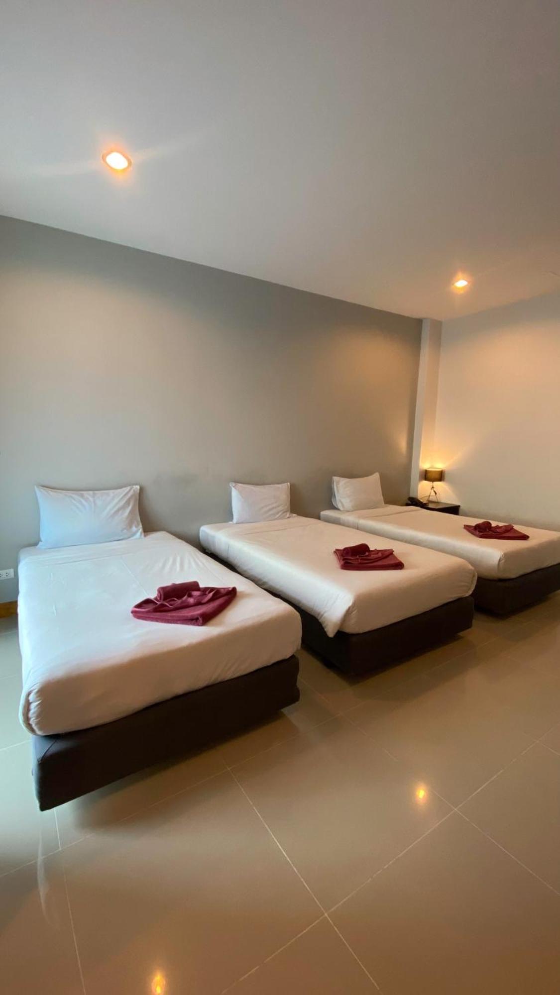 Hotel Karon Sea Side Extérieur photo