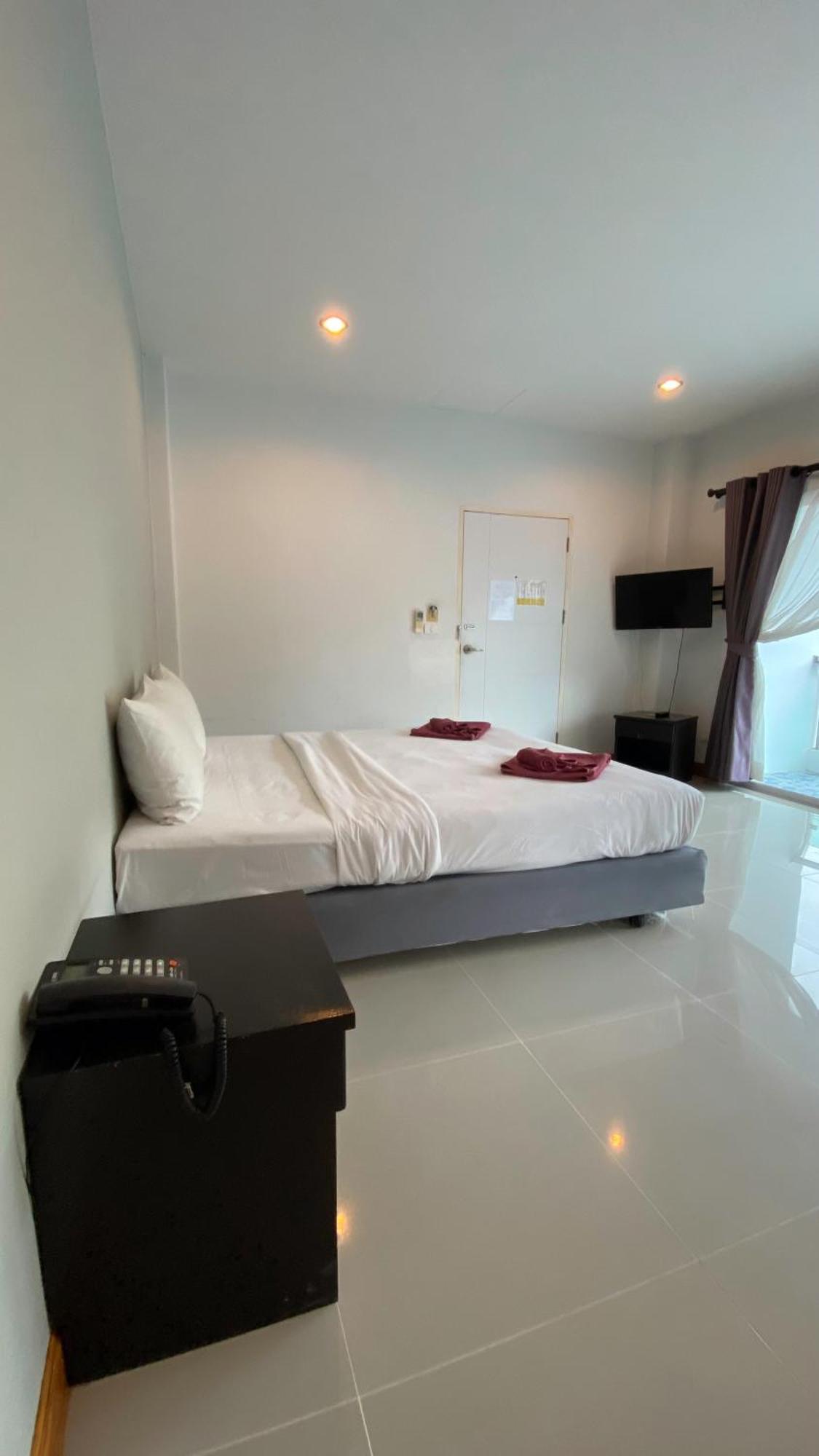 Hotel Karon Sea Side Extérieur photo